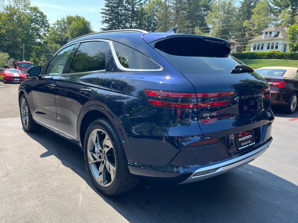 2024 Genesis GV70 Image 13