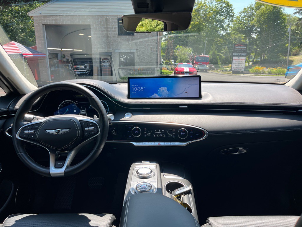 2024 Genesis GV70 Image 16