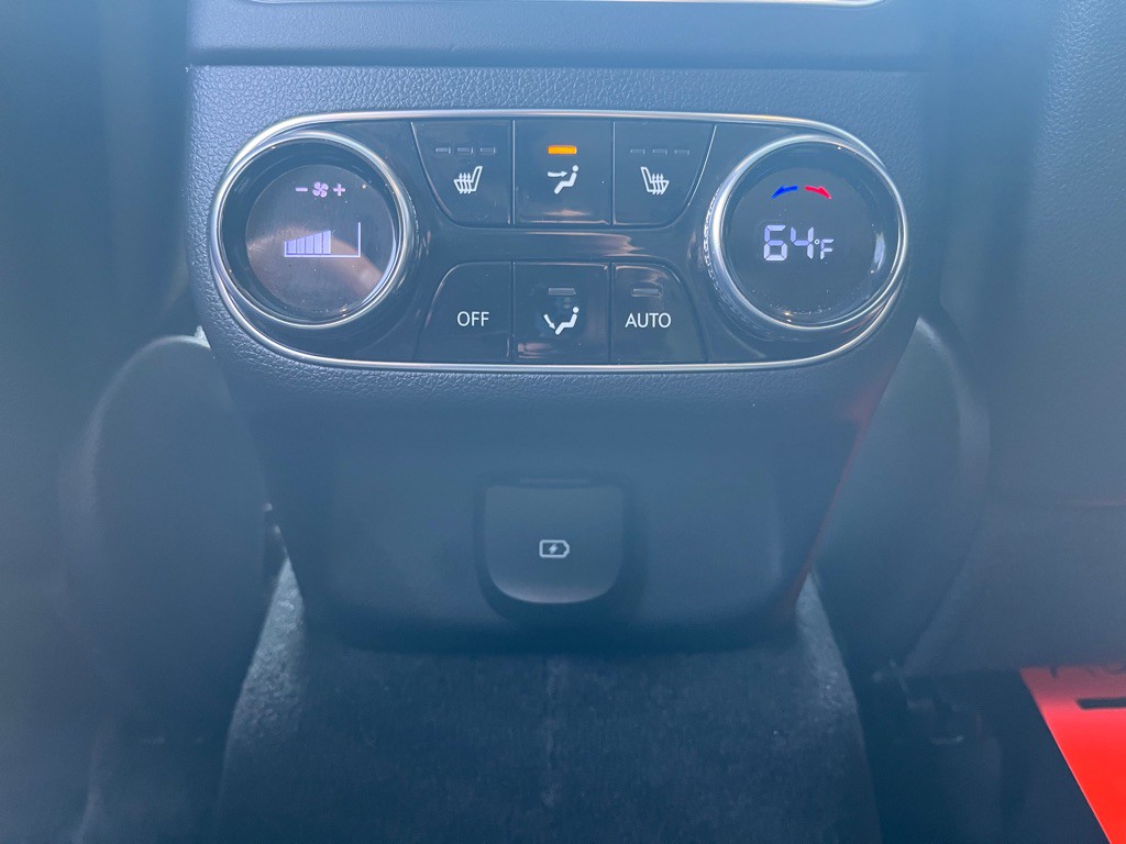 2024 Genesis GV70 Image 17