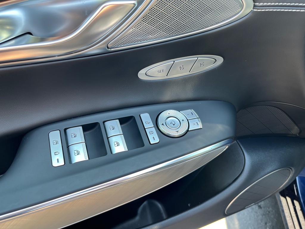 2024 Genesis GV70 Image 21