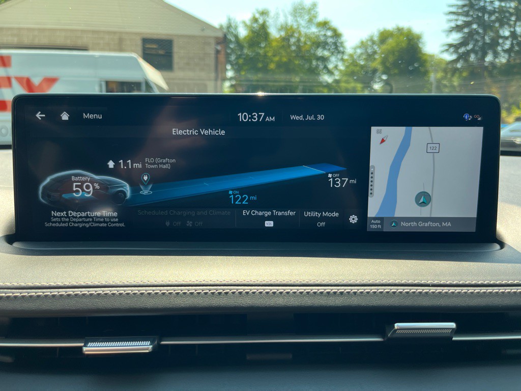 2024 Genesis GV70 Image 37