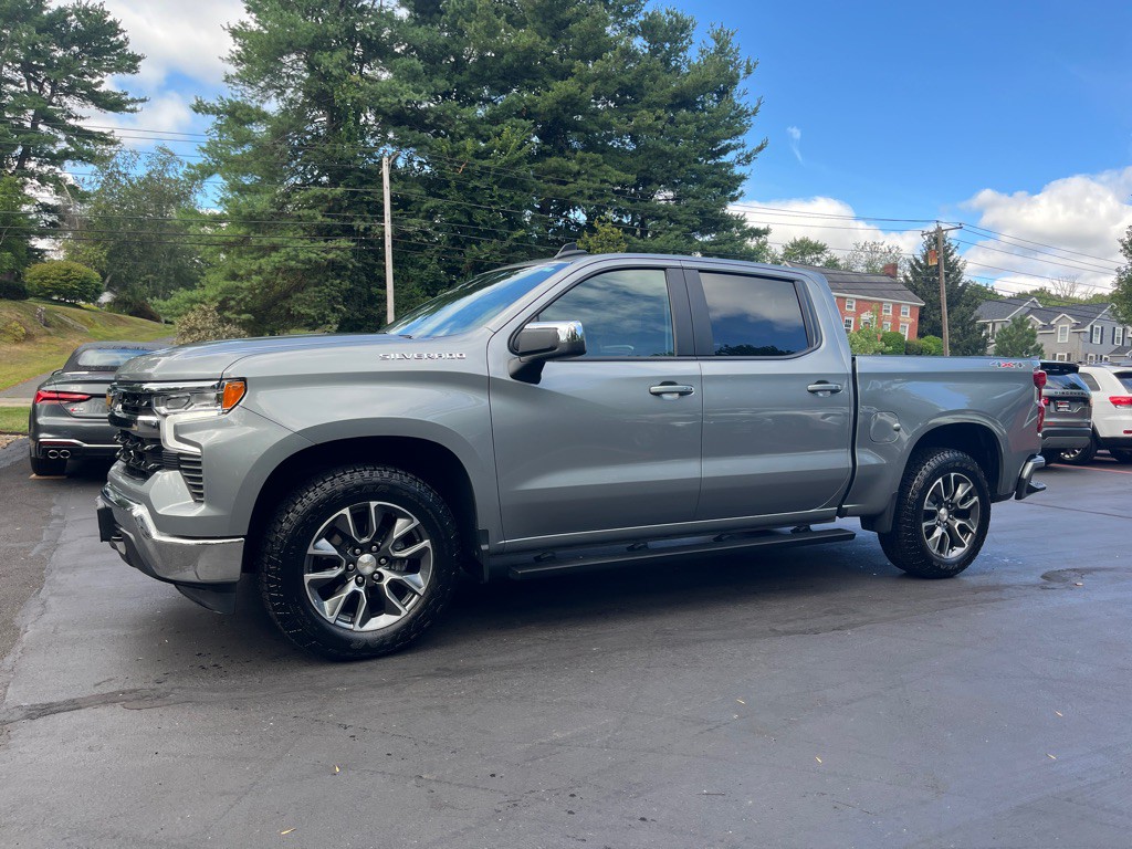 2024 Chevrolet Silverado 1500 Image 1
