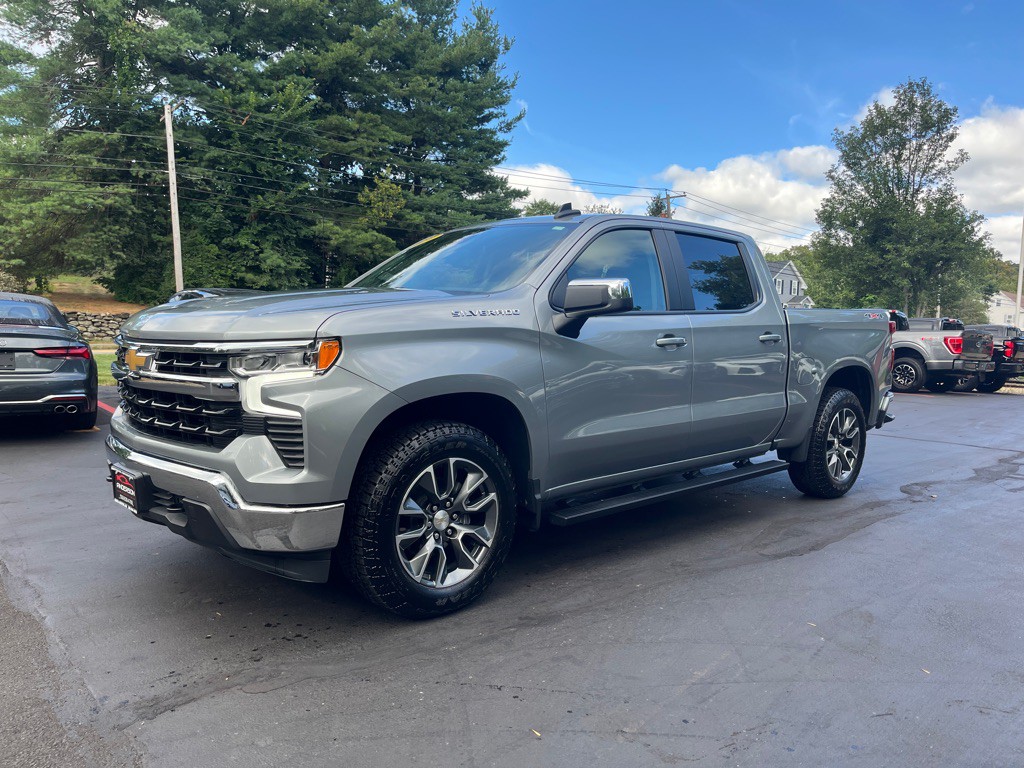 2024 Chevrolet Silverado 1500 Image 2