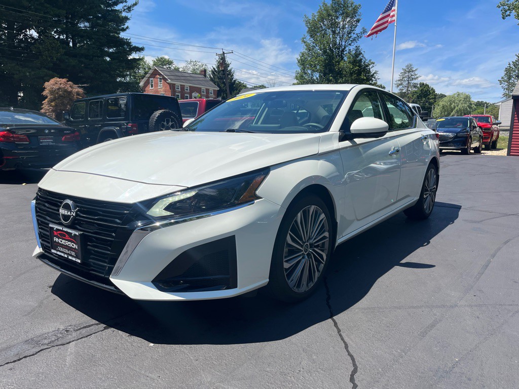 2024 Nissan Altima Image 2