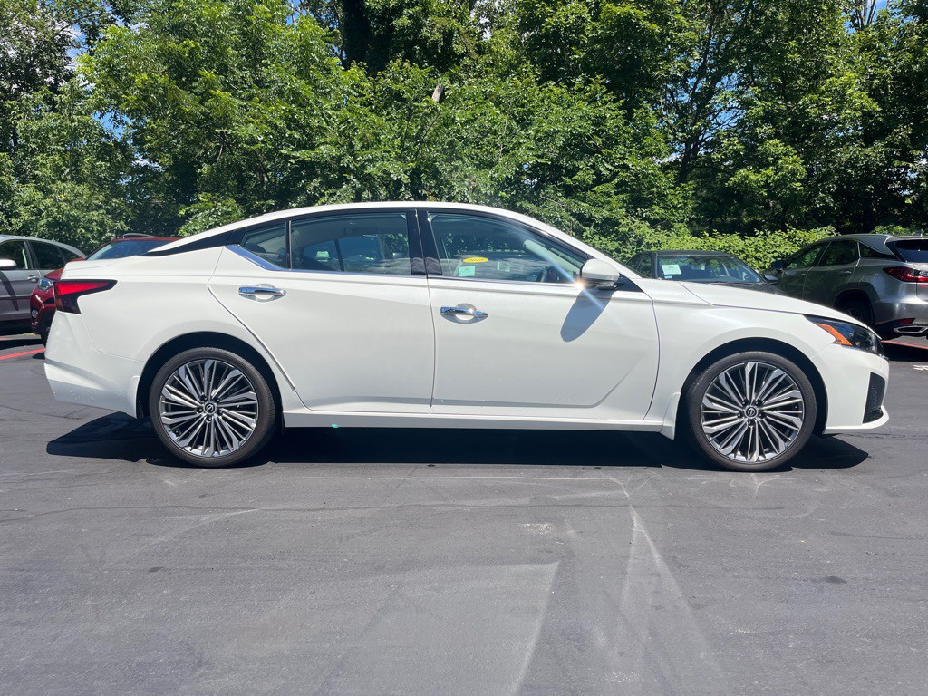 2024 Nissan Altima Image 6