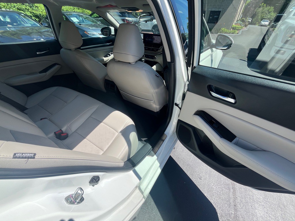 2024 Nissan Altima Image 8