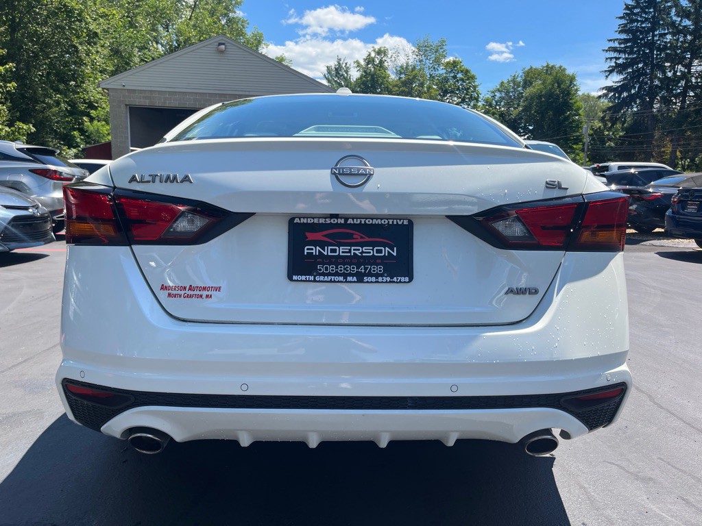 2024 Nissan Altima Image 11