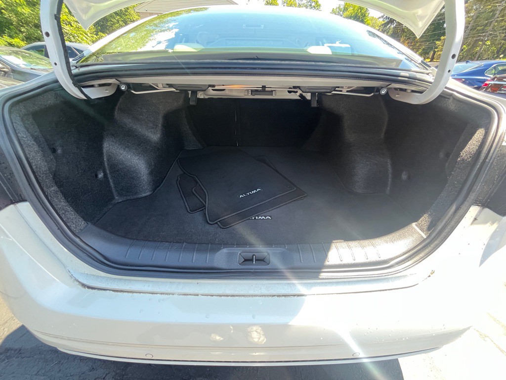 2024 Nissan Altima Image 12