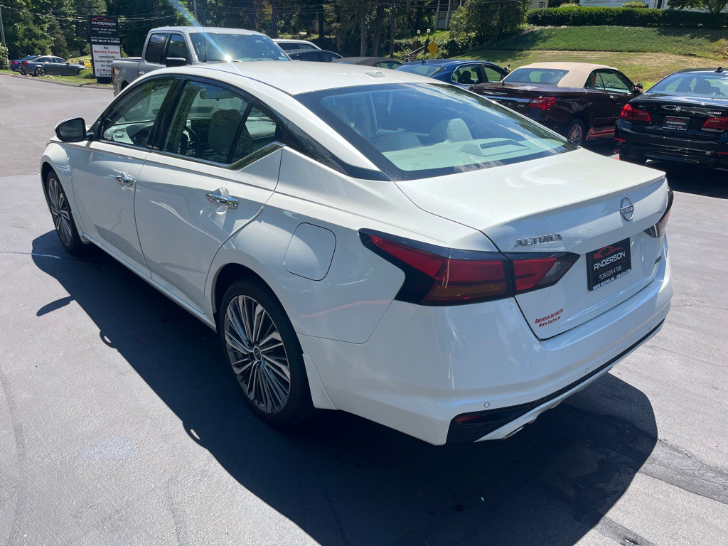 2024 Nissan Altima Image 13