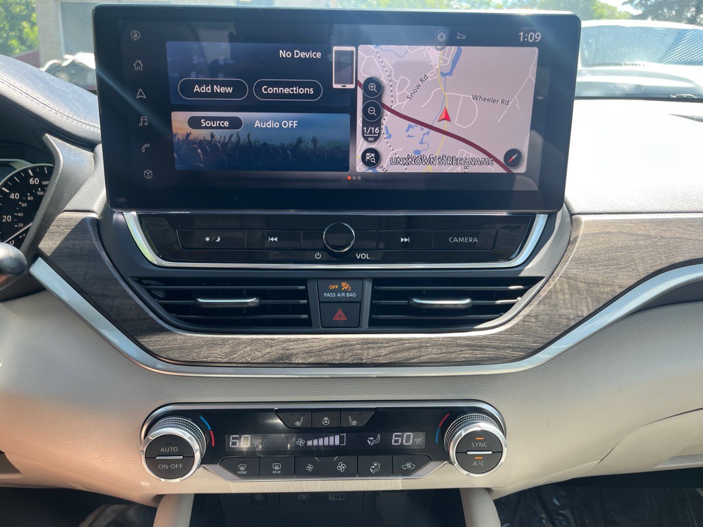2024 Nissan Altima Image 25