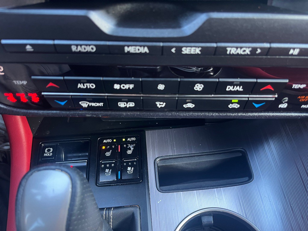 2022 Lexus RX Image 25