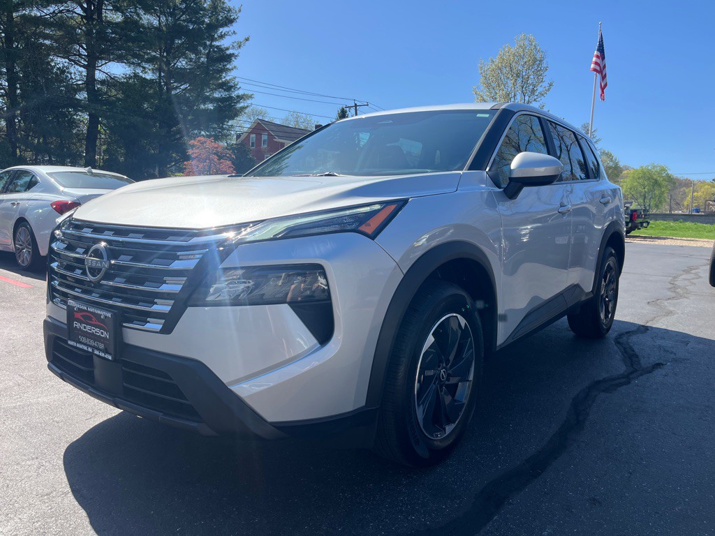 2025 Nissan Rogue Image 2
