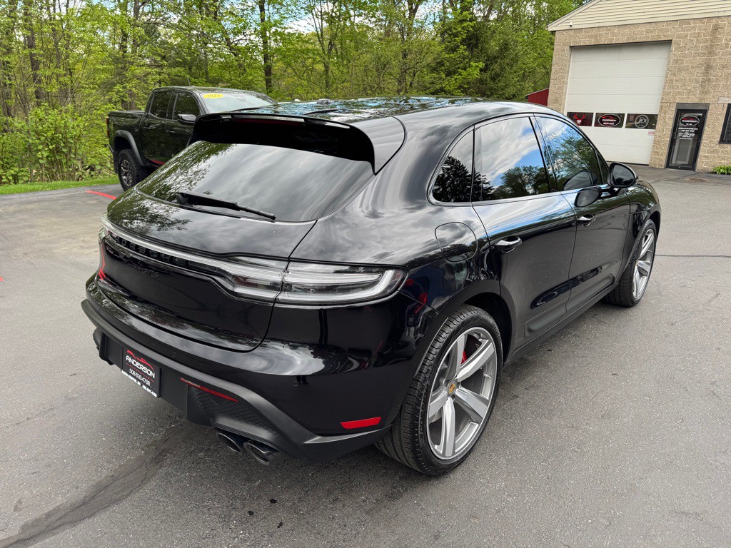 2024 Porsche Macan Image 24