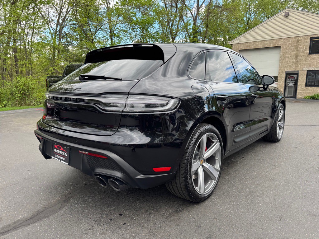2024 Porsche Macan Image 25