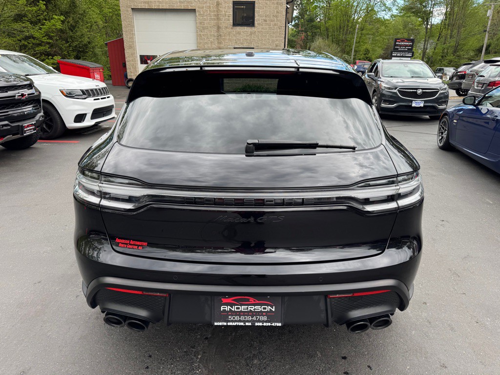 2024 Porsche Macan Image 26