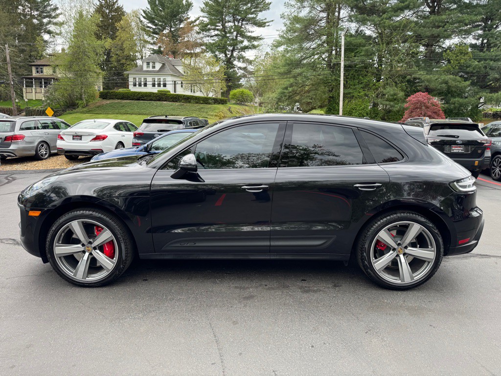 2024 Porsche Macan Image 30