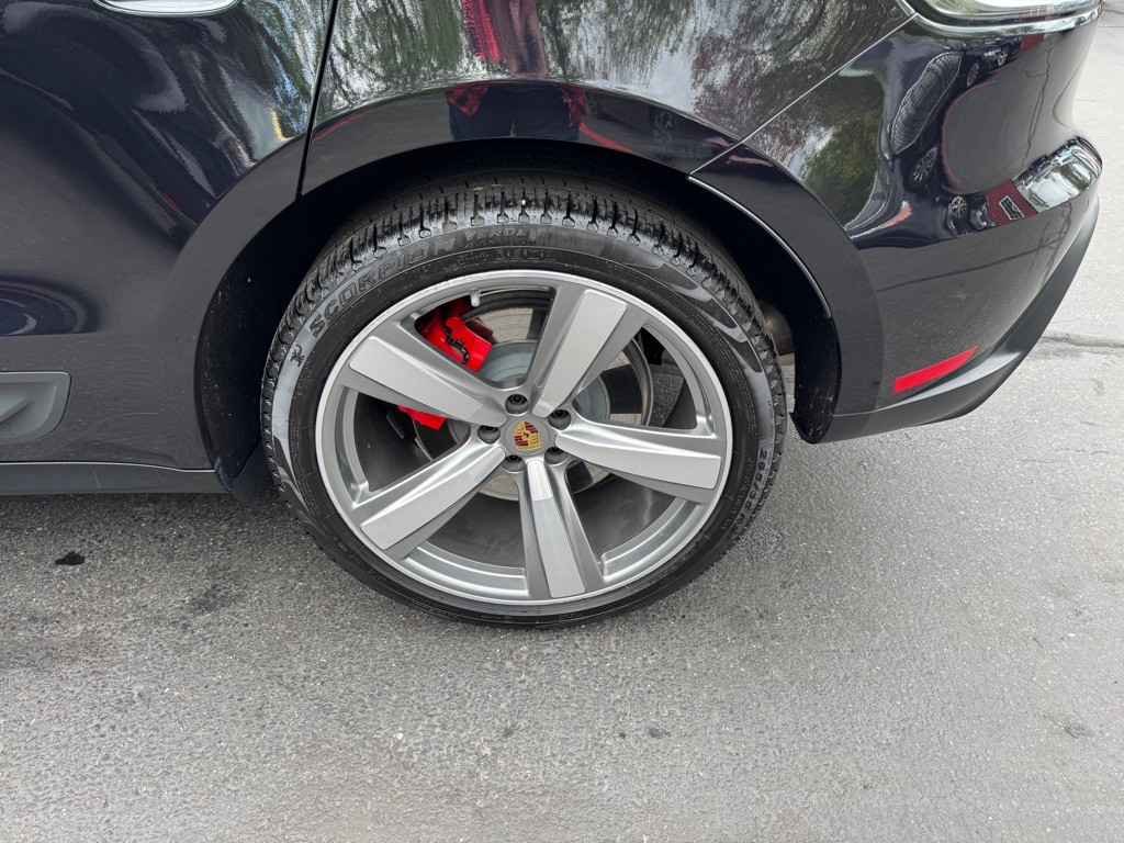 2024 Porsche Macan Image 31
