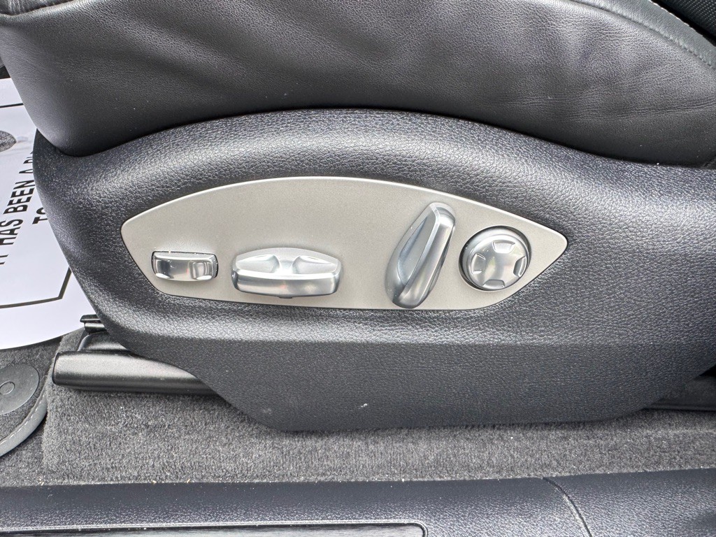 2024 Porsche Macan Image 36