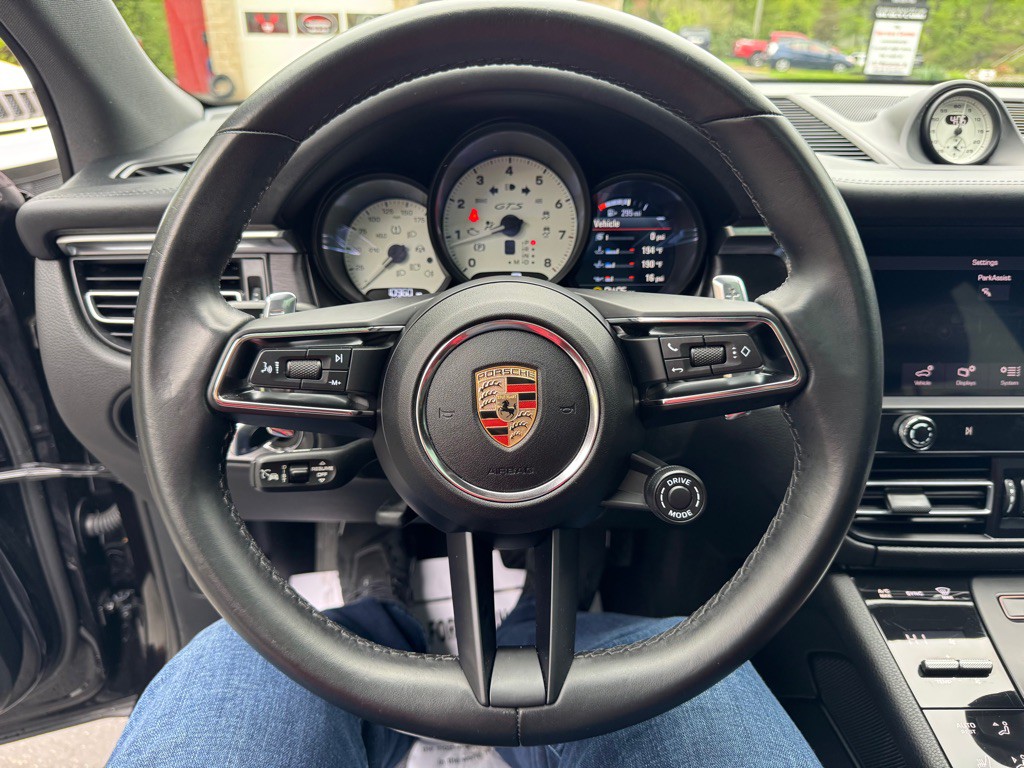 2024 Porsche Macan Image 38