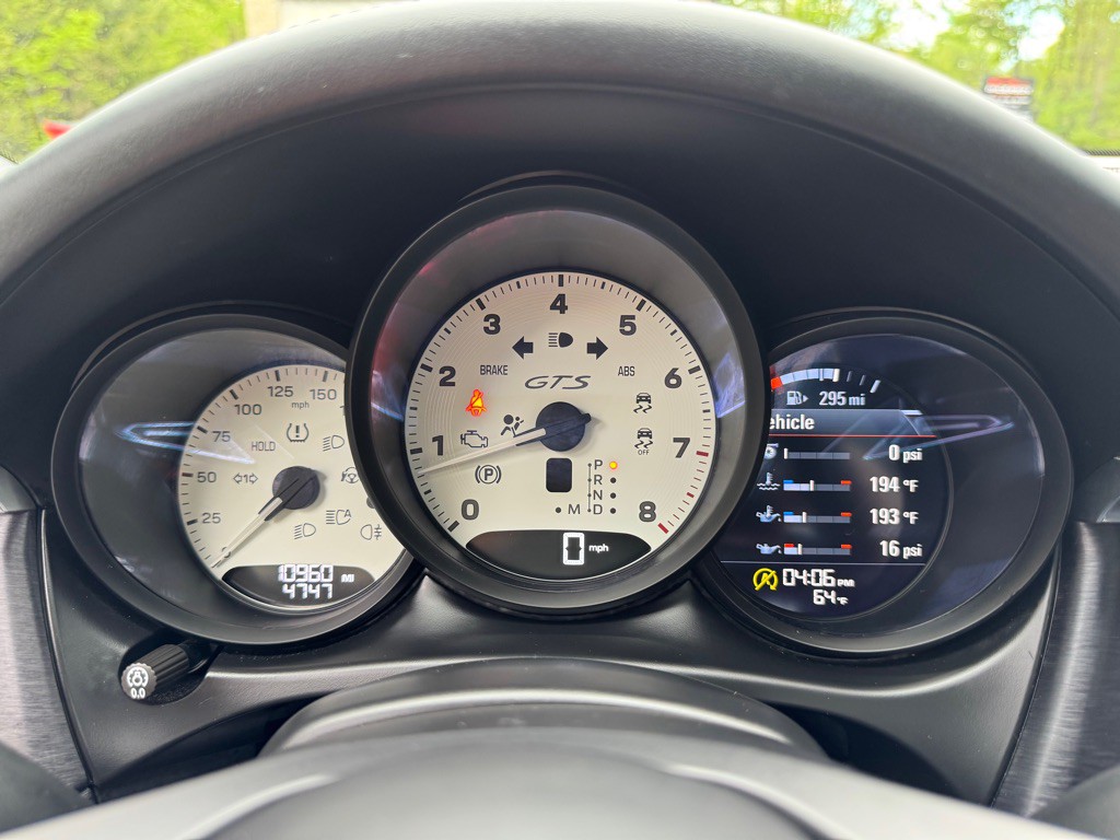 2024 Porsche Macan Image 39