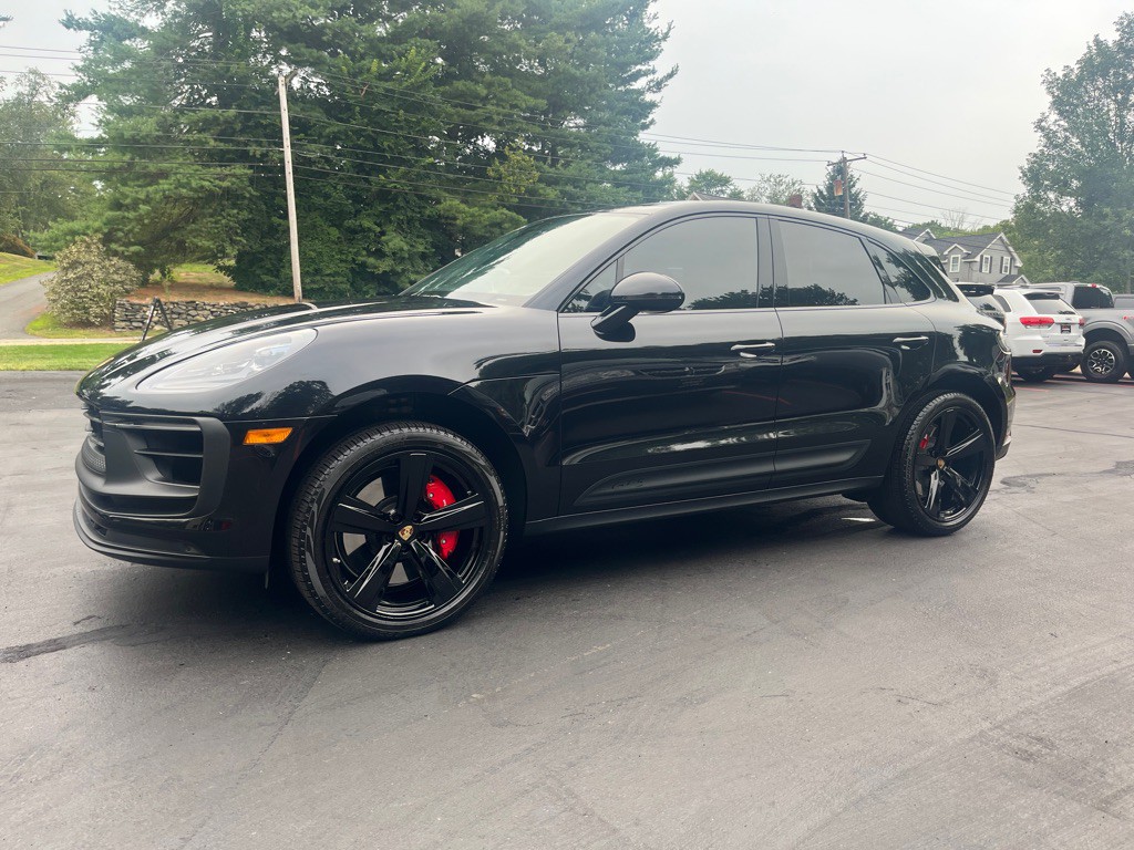 2024 Porsche Macan Image 1