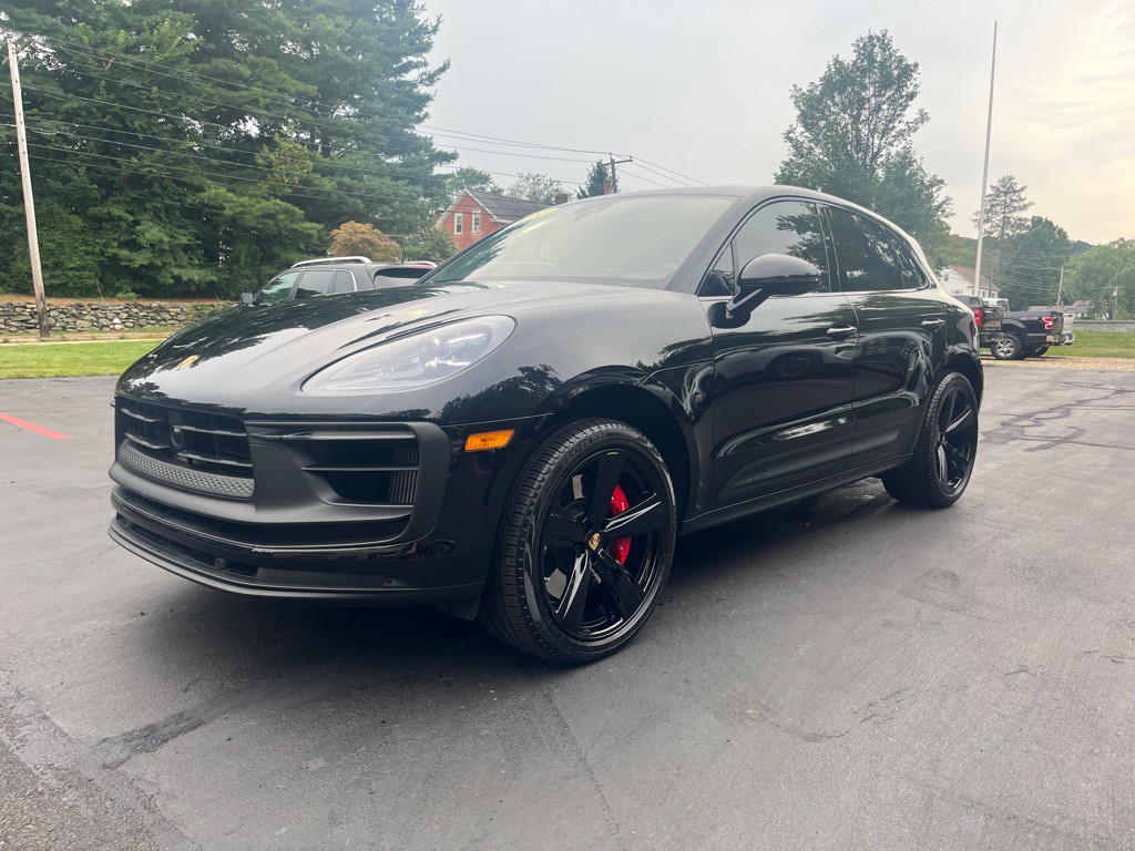 2024 Porsche Macan Image 2
