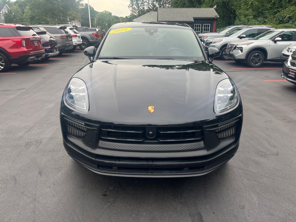 2024 Porsche Macan Image 3