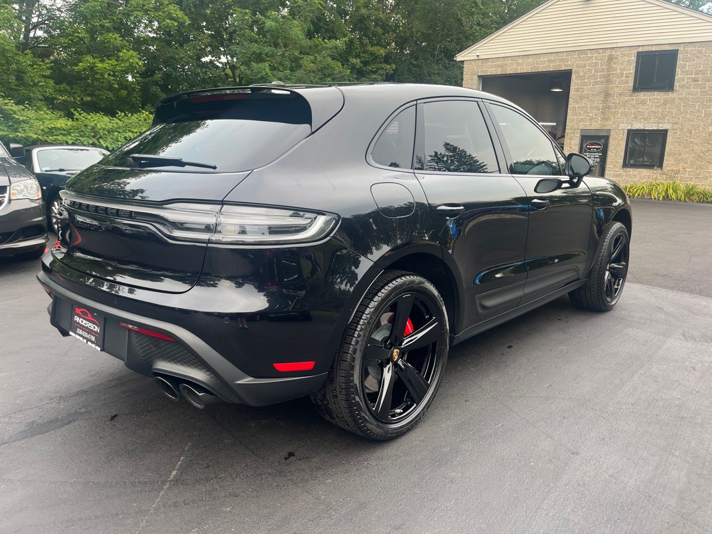 2024 Porsche Macan Image 8