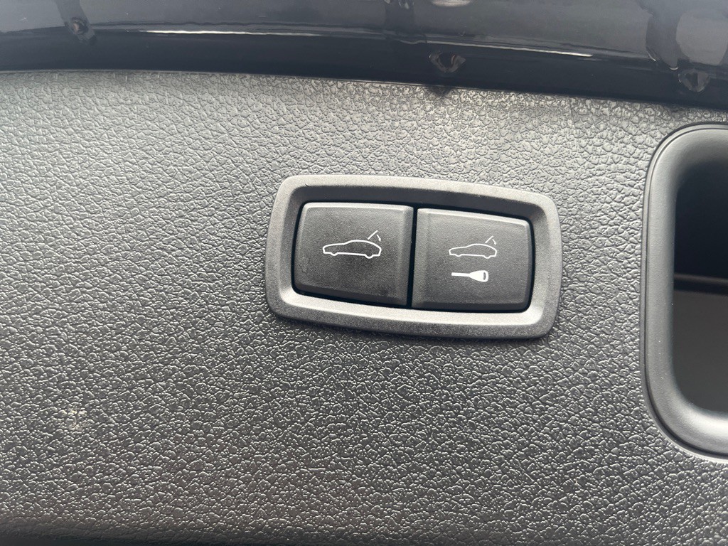 2024 Porsche Macan Image 11