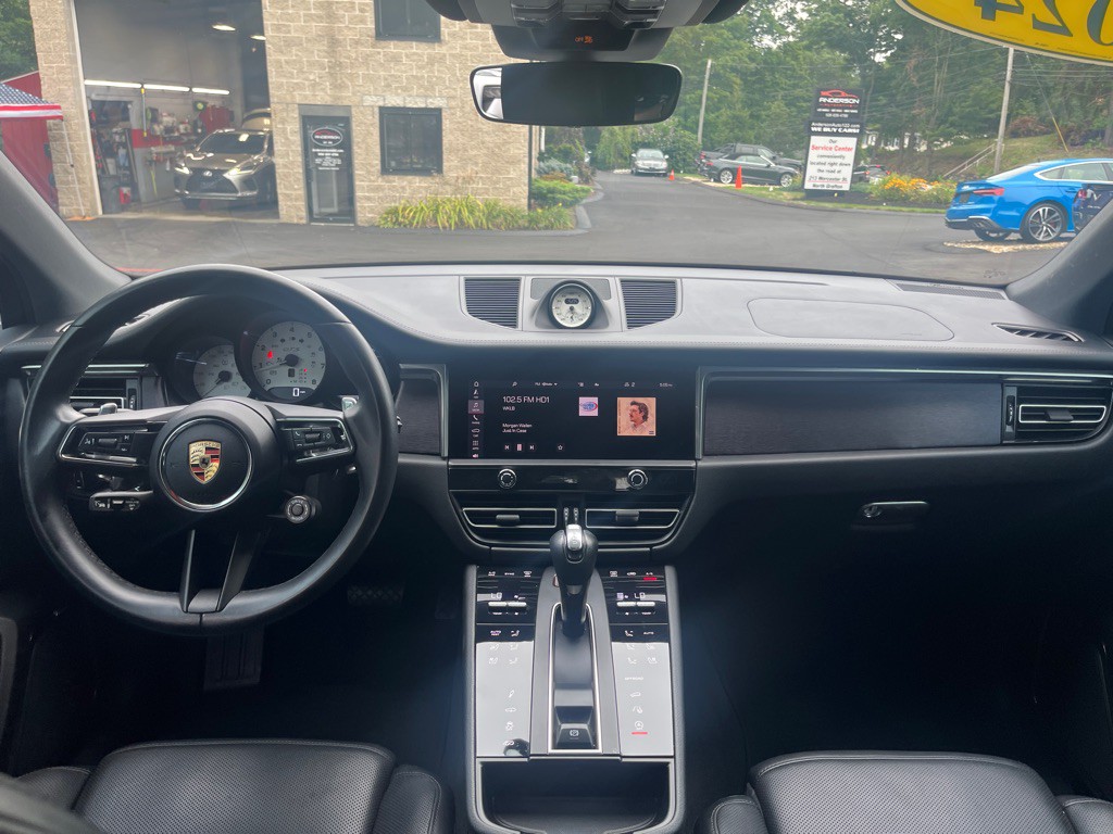 2024 Porsche Macan Image 15