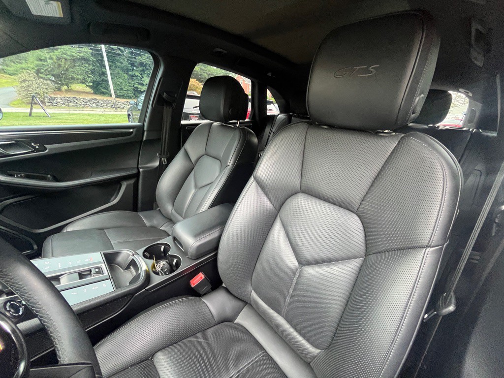 2024 Porsche Macan Image 18