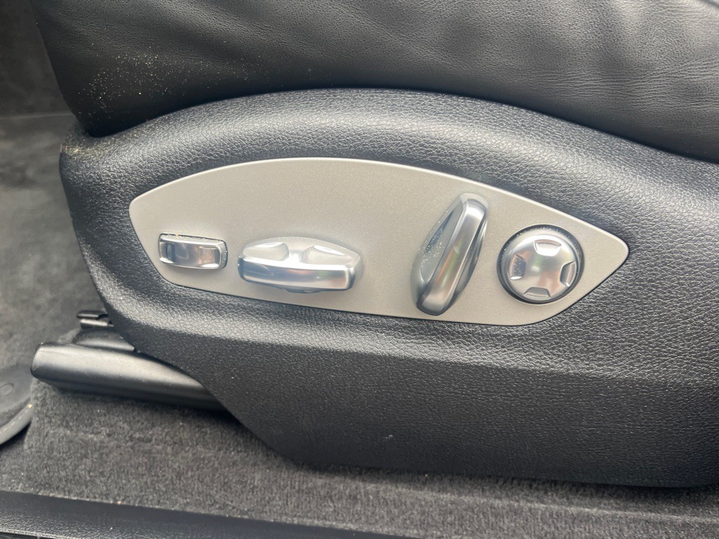2024 Porsche Macan Image 19