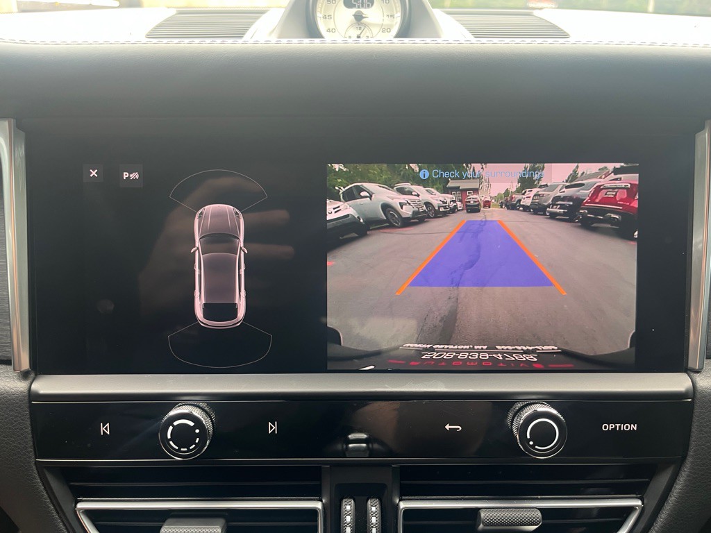 2024 Porsche Macan Image 26