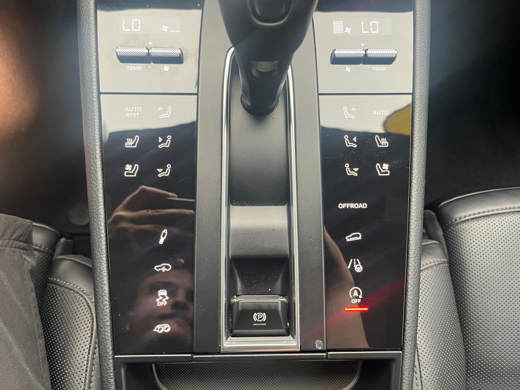 2024 Porsche Macan Image 27