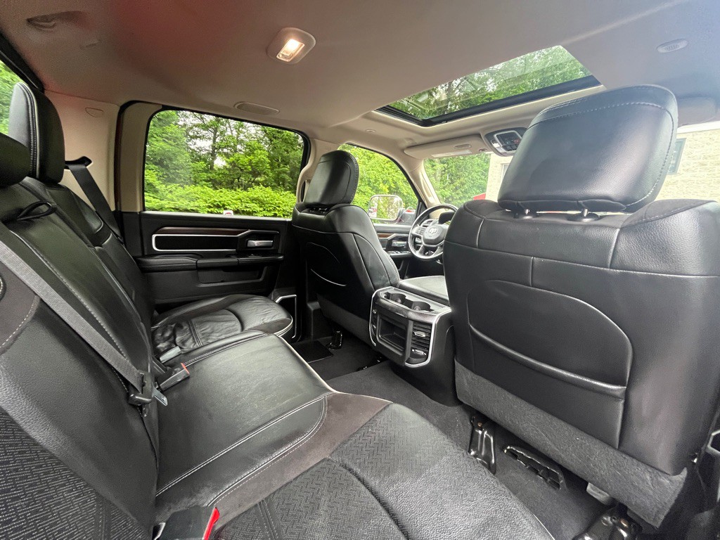 2022 RAM 3500 Image 9