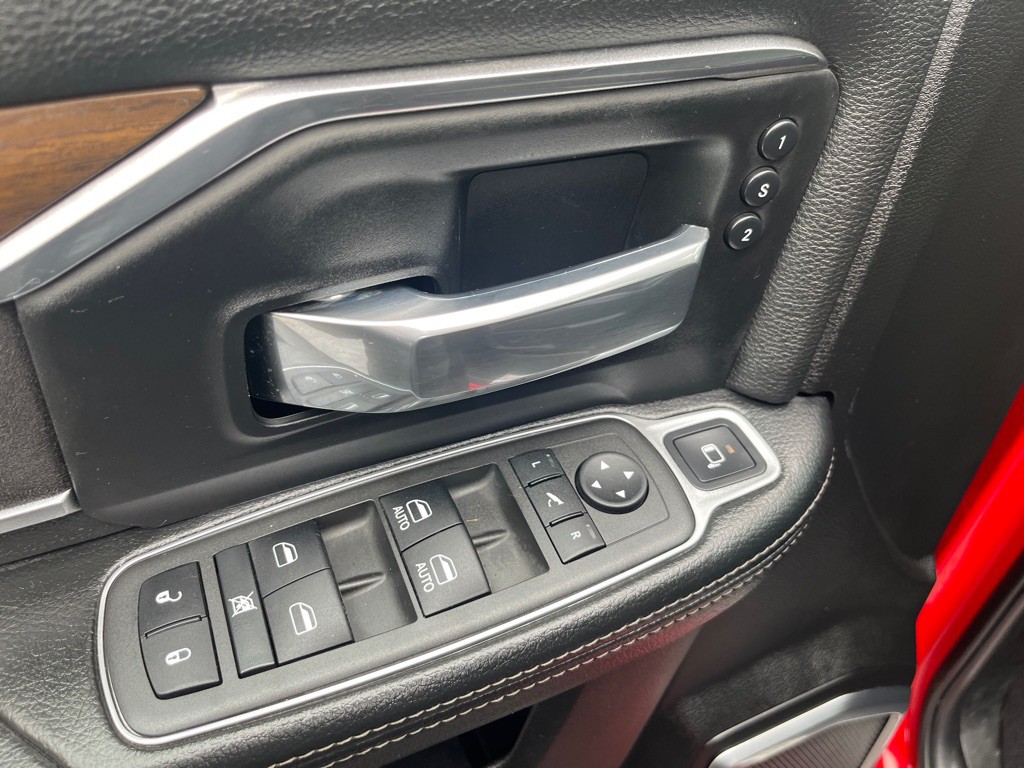 2022 RAM 3500 Image 23
