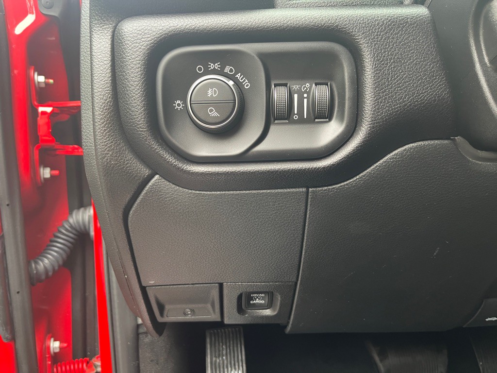 2022 RAM 3500 Image 25