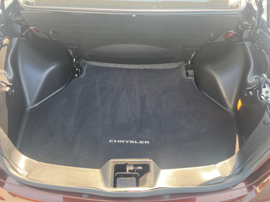 2012 Chrysler 200 Image 10