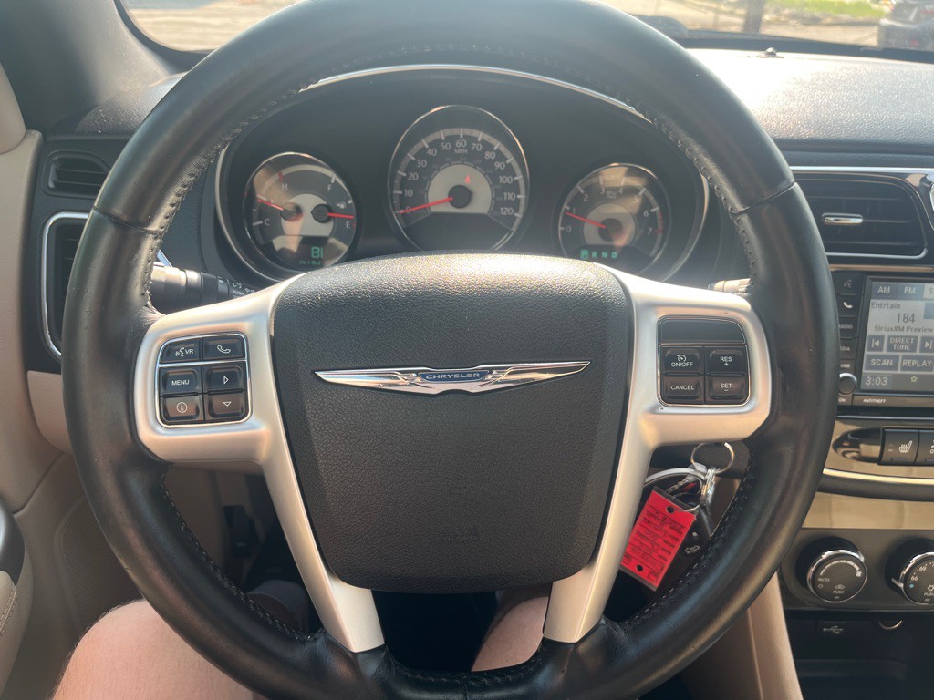 2012 Chrysler 200 Image 15