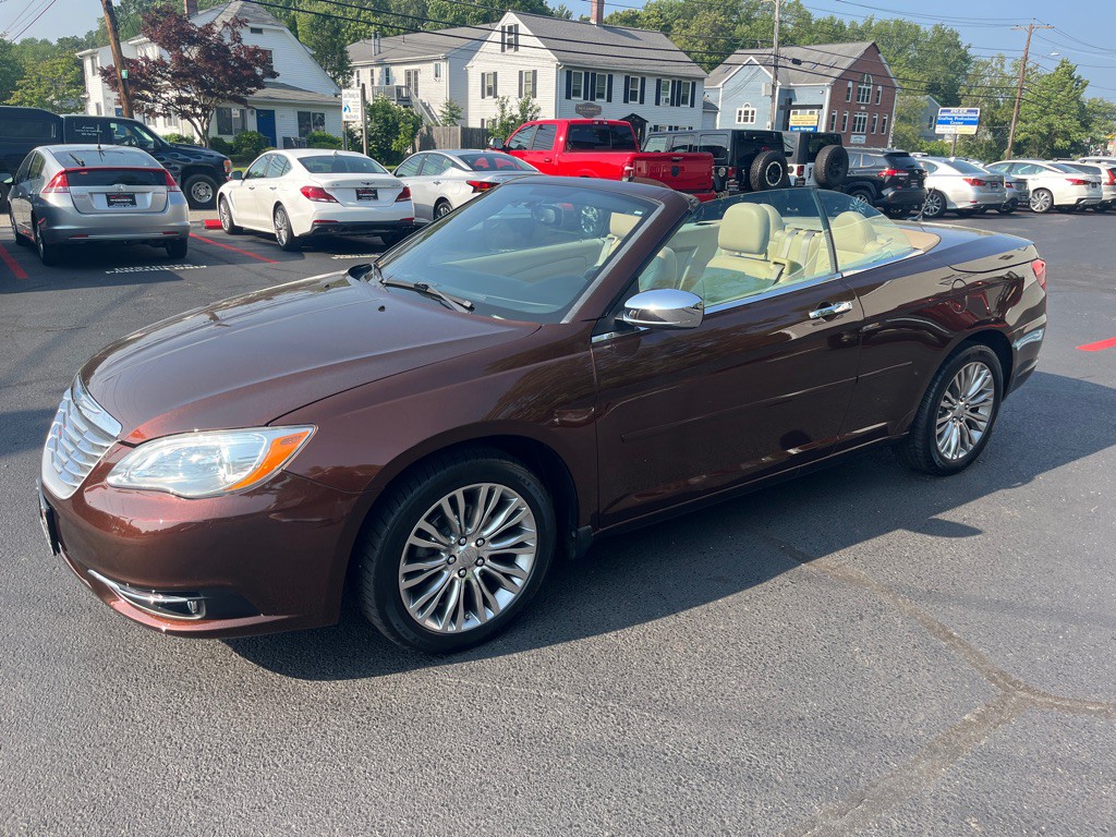 2012 Chrysler 200 Image 19