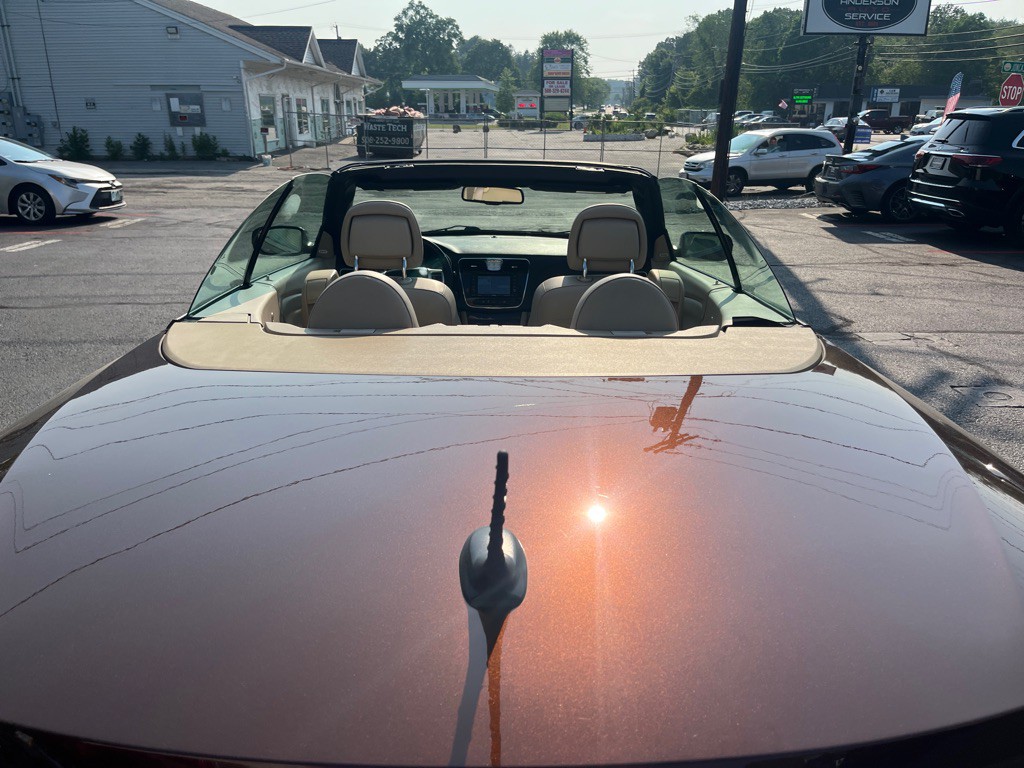 2012 Chrysler 200 Image 21
