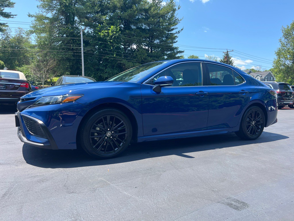 2024 Toyota Camry Image 1