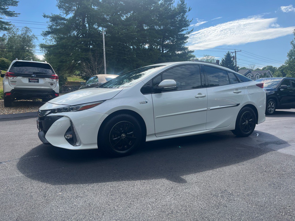 2020 Toyota Prius Image 1