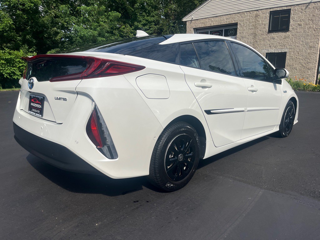 2020 Toyota Prius Image 8
