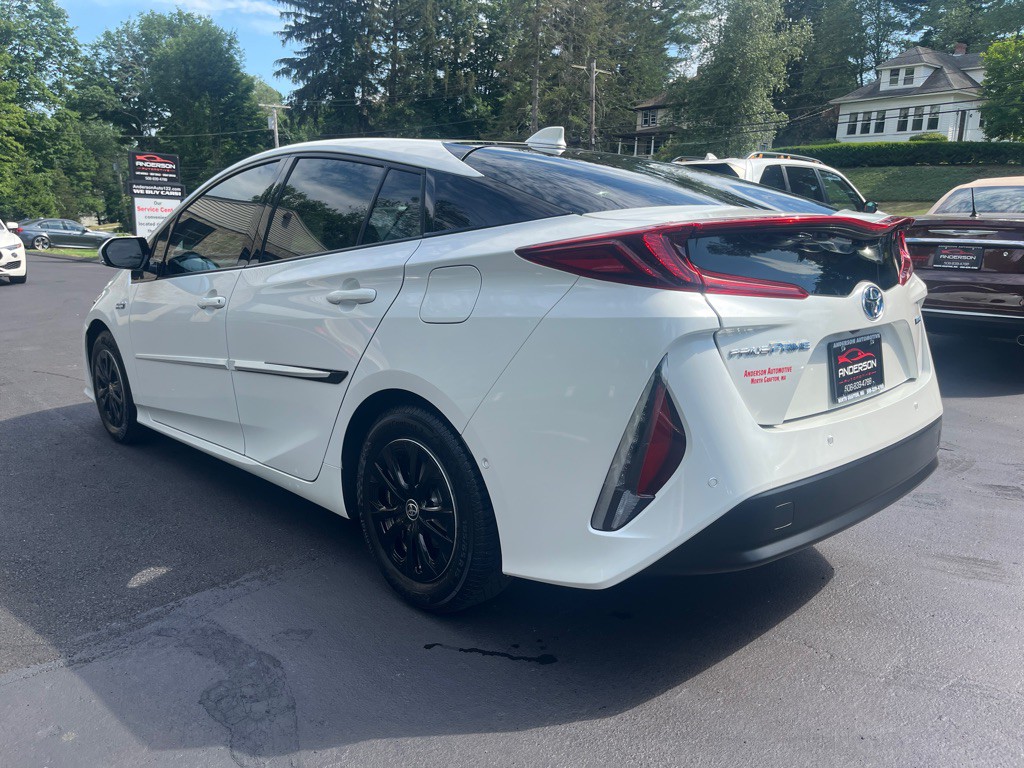 2020 Toyota Prius Image 11