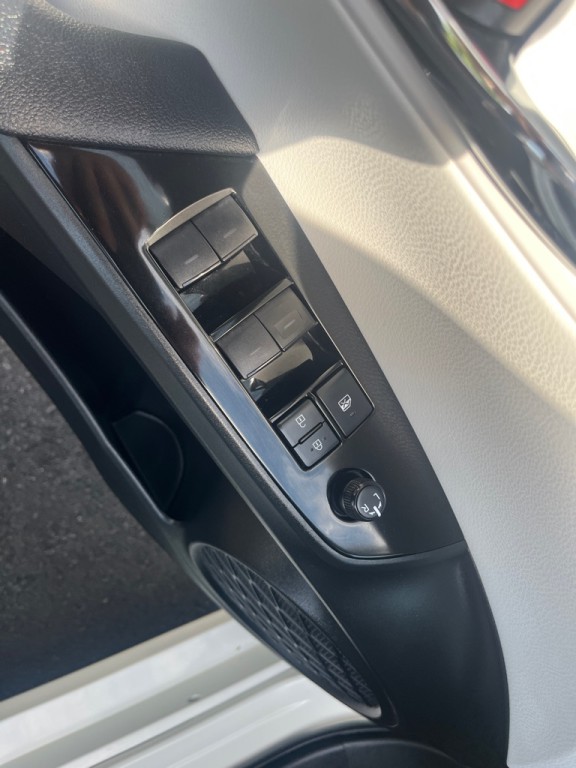 2020 Toyota Prius Image 18