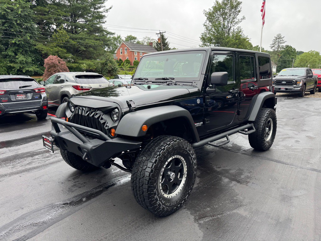 2013 Jeep Wrangler Unlimited Image 2