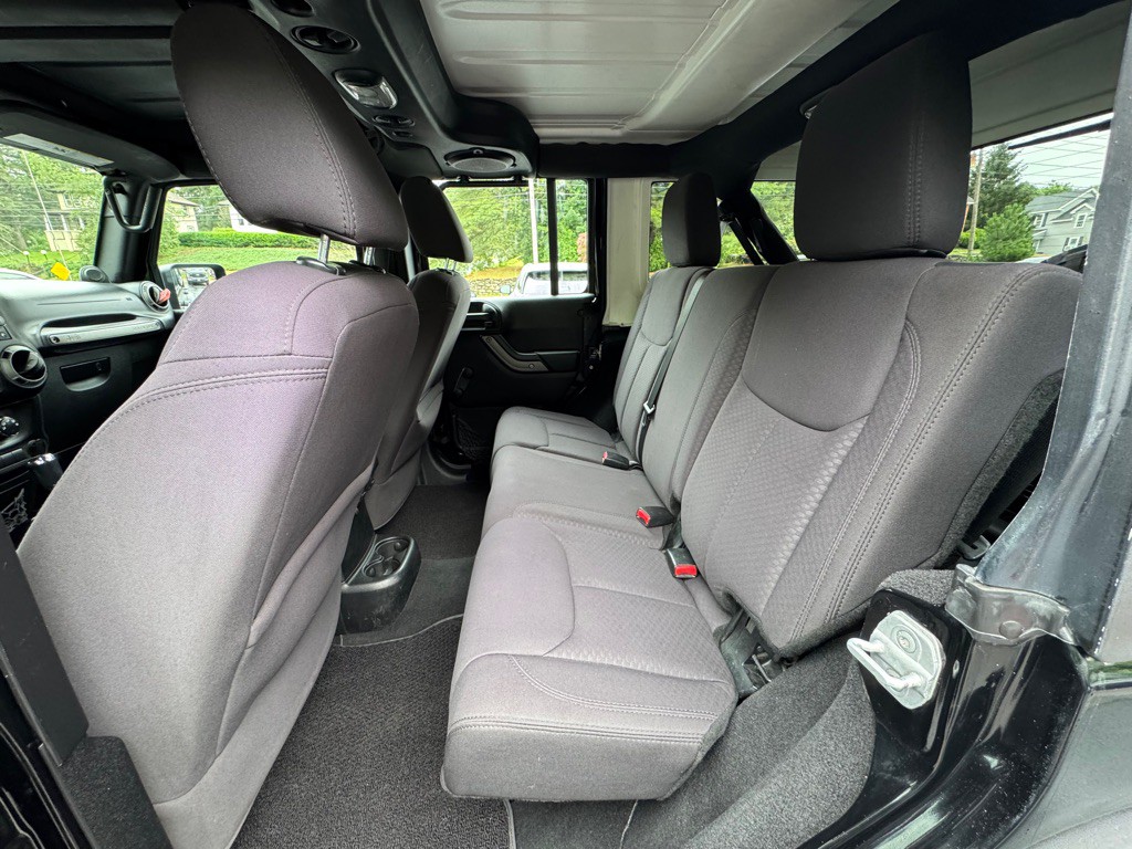 2013 Jeep Wrangler Unlimited Image 15