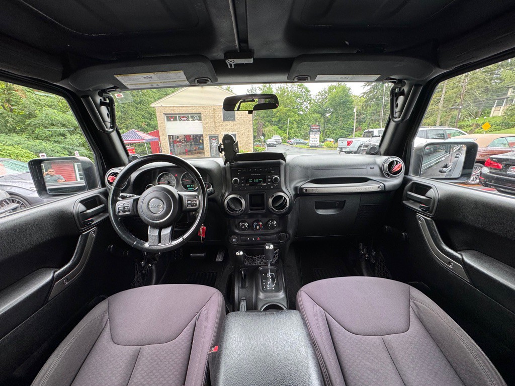 2013 Jeep Wrangler Unlimited Image 16