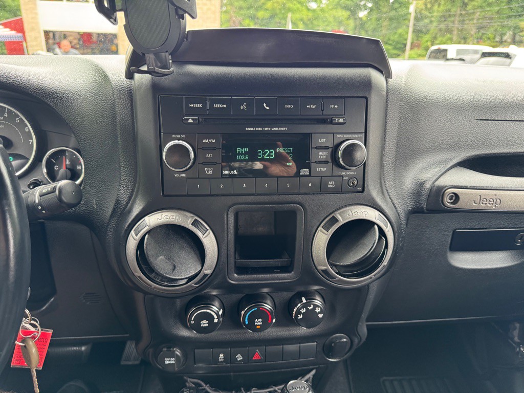 2013 Jeep Wrangler Unlimited Image 20